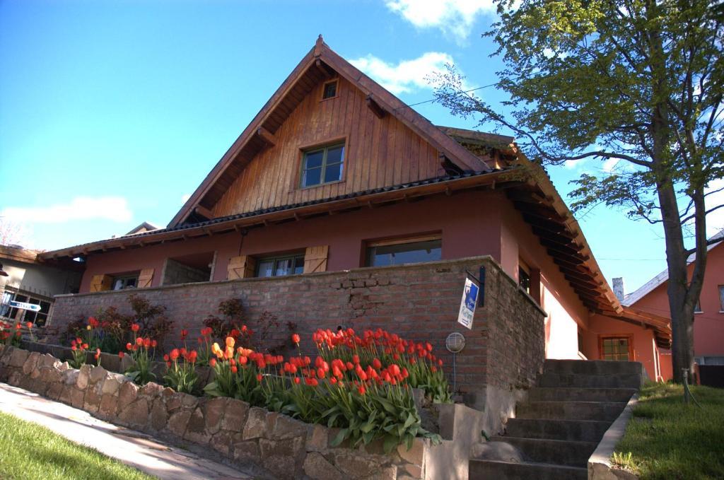 Hostel Achalay San Carlos de Bariloche Exteriör bild